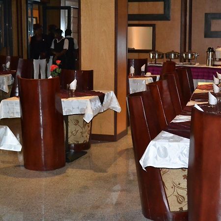 במנדה Mawa Hotel מראה חיצוני תמונה