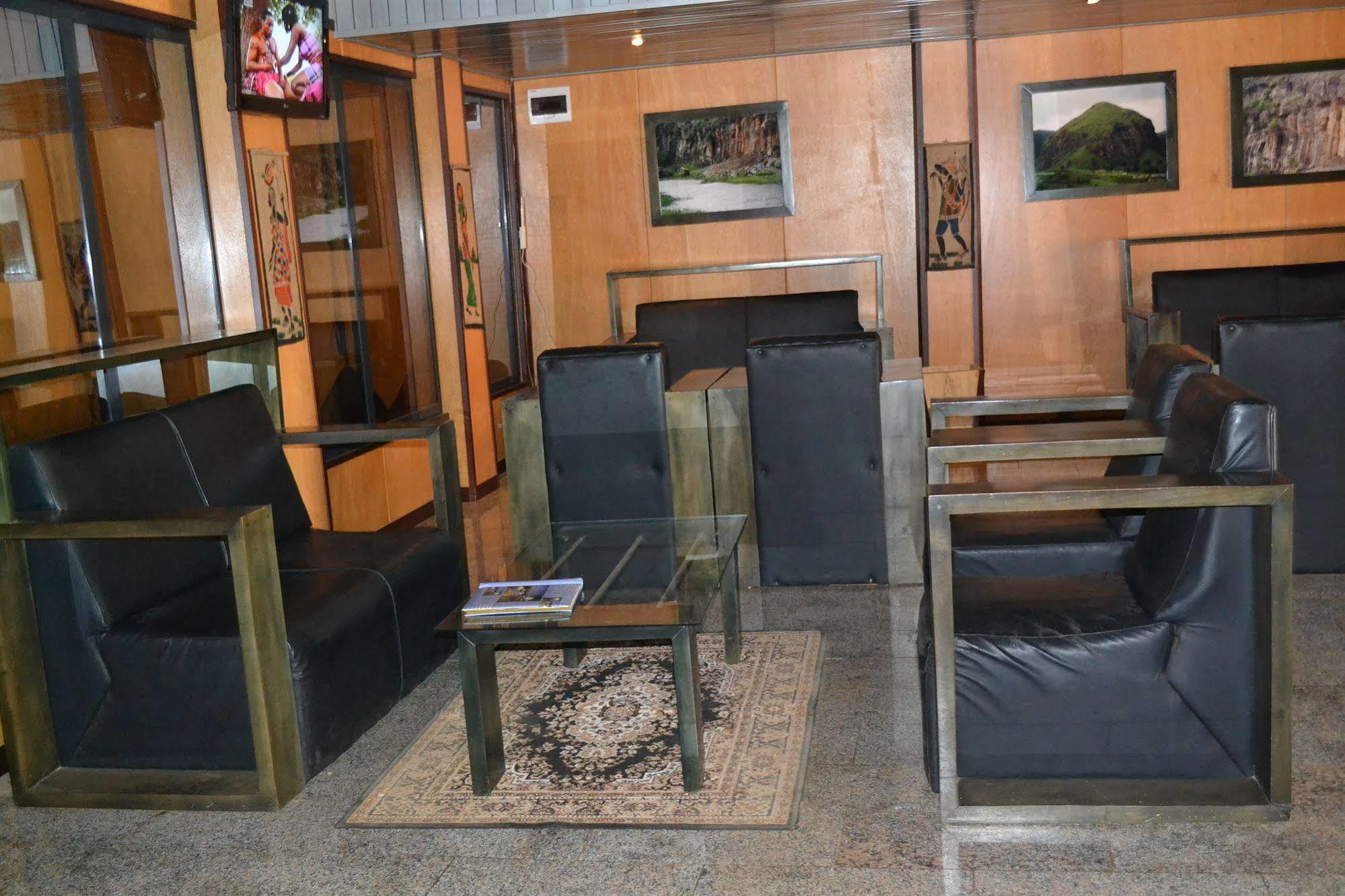 במנדה Mawa Hotel מראה חיצוני תמונה