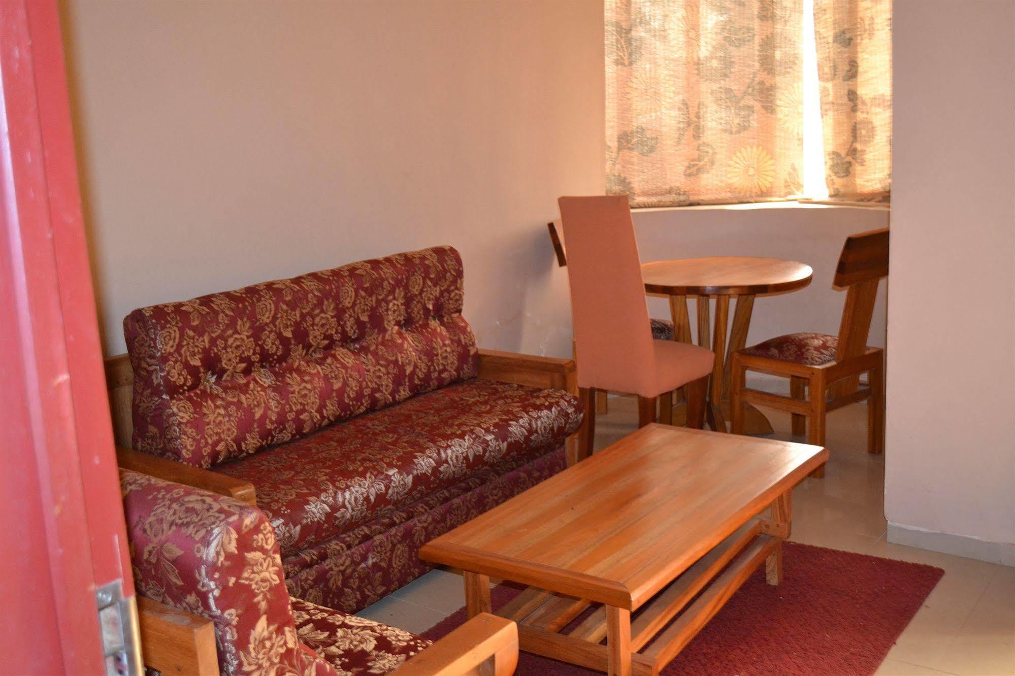 במנדה Mawa Hotel מראה חיצוני תמונה