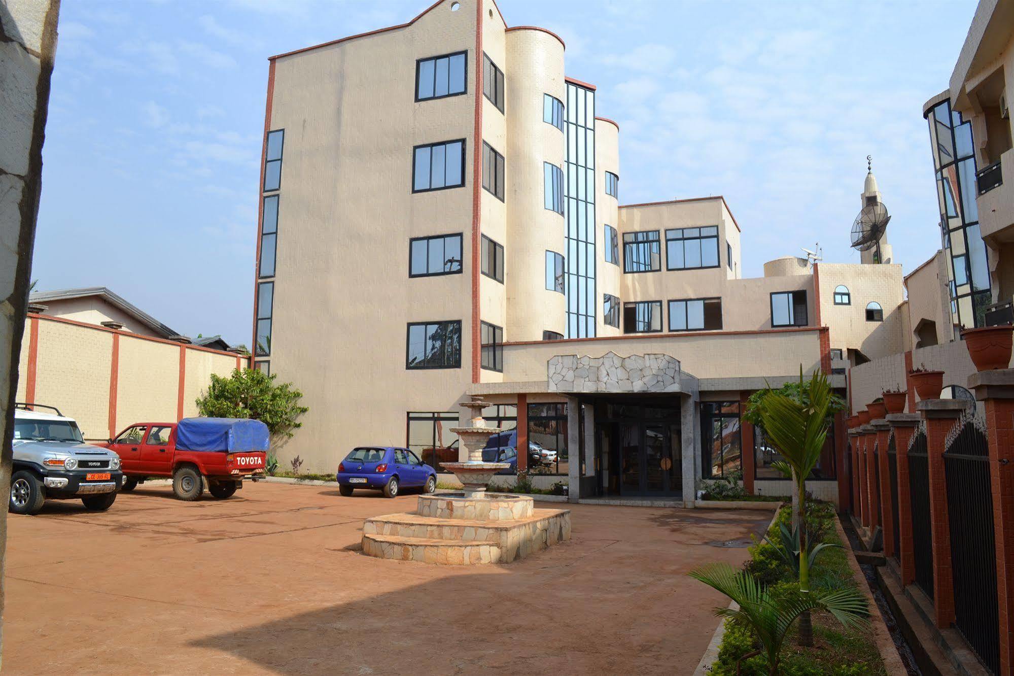 במנדה Mawa Hotel מראה חיצוני תמונה